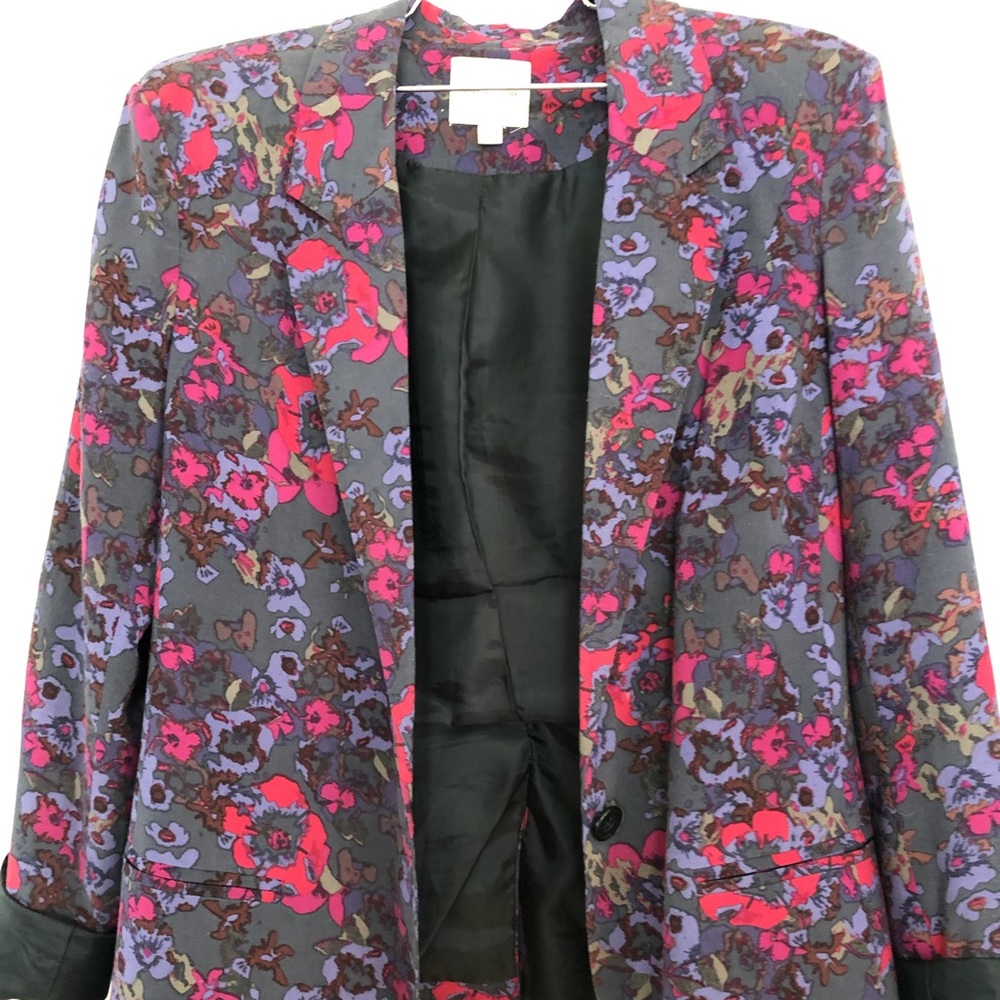 Silence + Noise Floral Blazer from Urban Outfitters - Picture 2 of 6